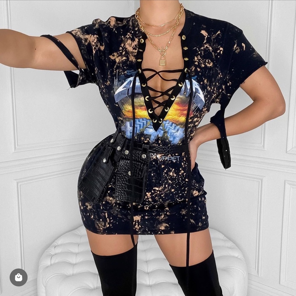 Metallic Distressed sleeve tie dye tee